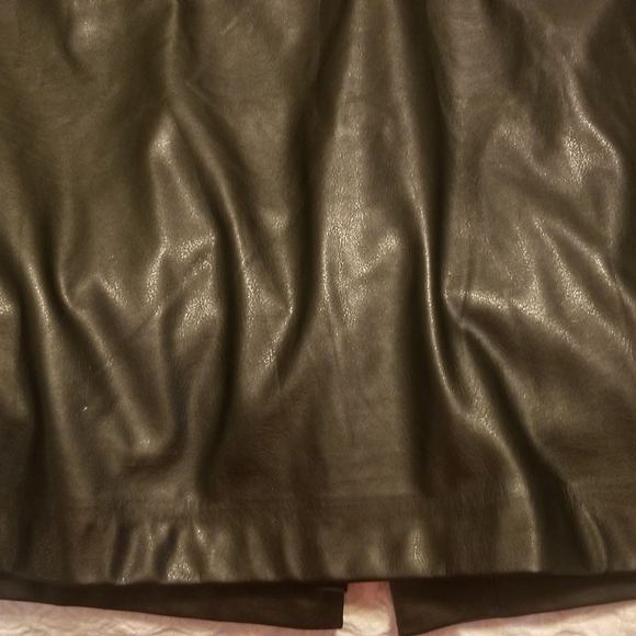 Skirt - Picture 2 of 2